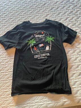 Cove Black Surf Graphic Tee with Palm Print